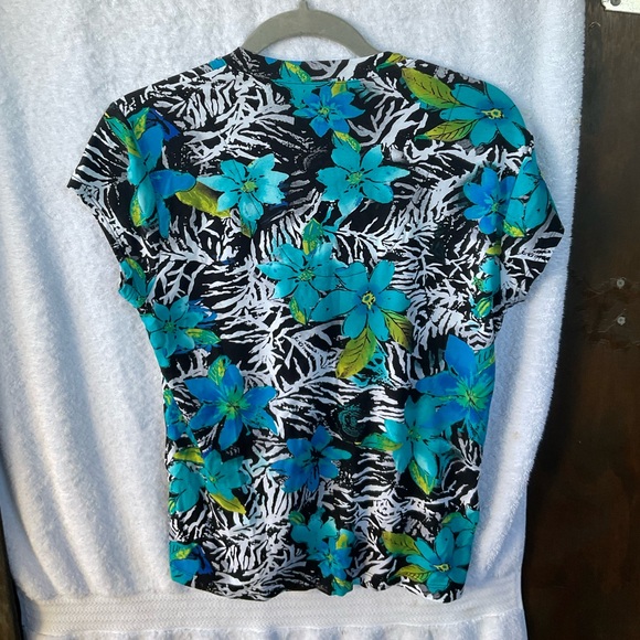 Chico’s Bungalow Bliss Short Sleeve Blouse Multi-Color; NWT; M/8 - Picture 5 of 11